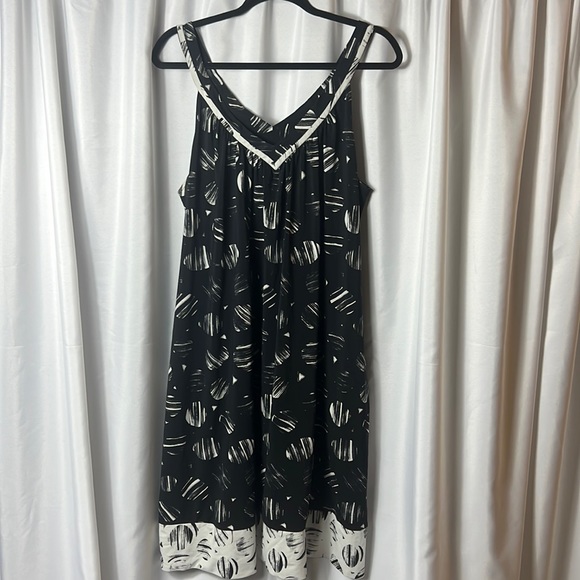 BCBGMaxAzria Dresses & Skirts - BCBG Maxazria Dress